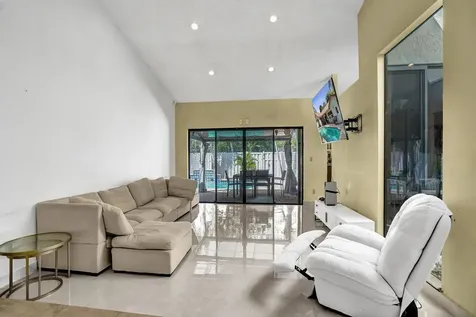 10527 Zurich Street Cooper City FL 33026