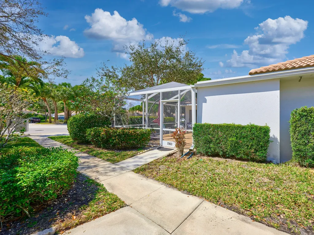 2903 Pin Oak Court Palm Beach Gardens FL 33410