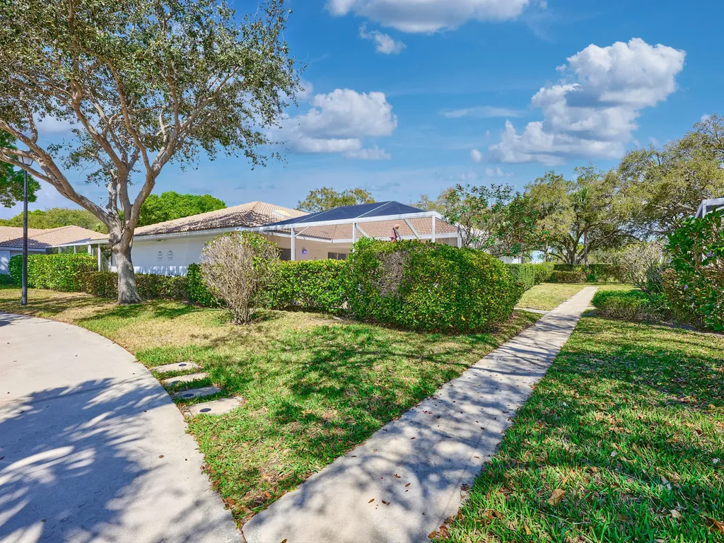 2903 Pin Oak Court Palm Beach Gardens FL 33410