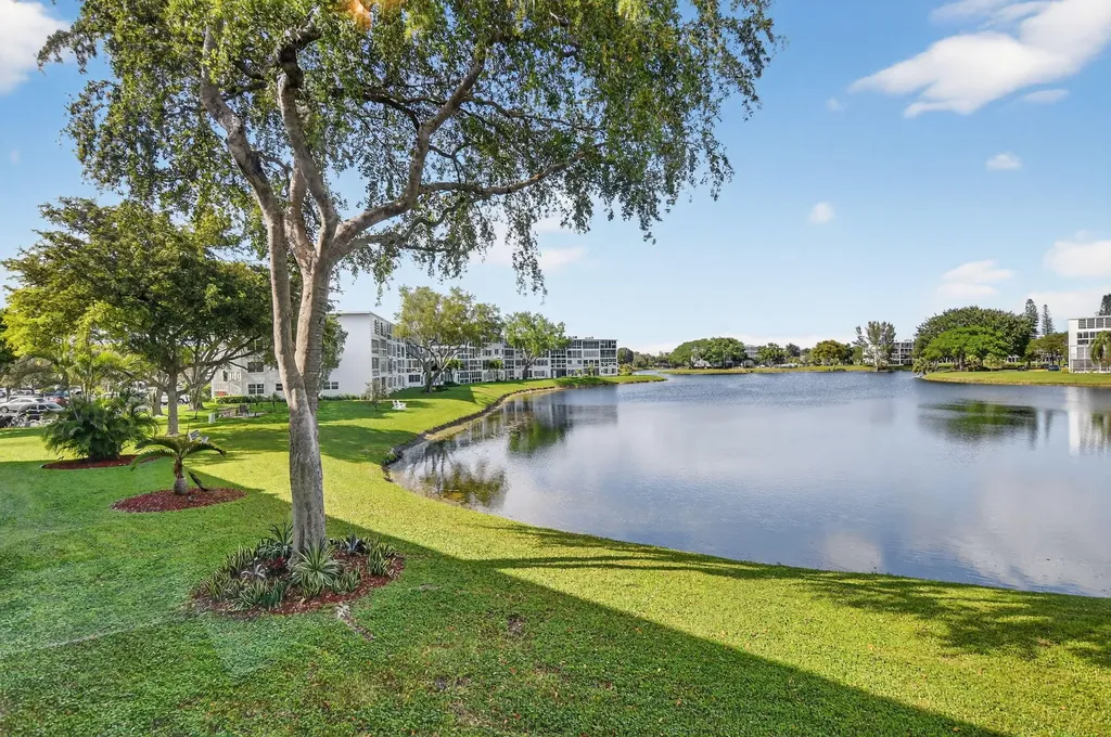 2074 Cambridge D Deerfield Beach FL 33442