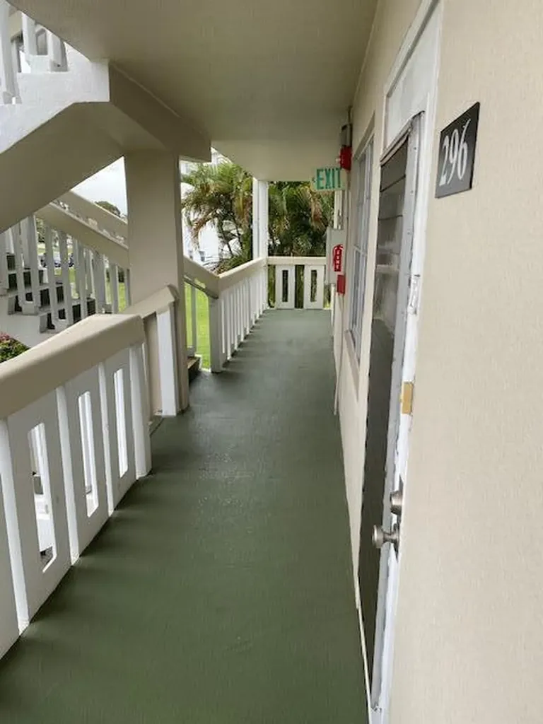 296 Grantham F Deerfield Beach FL 33442