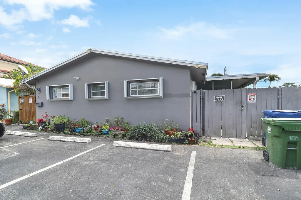 832-834 NE 22nd Drive Wilton Manors FL 33305