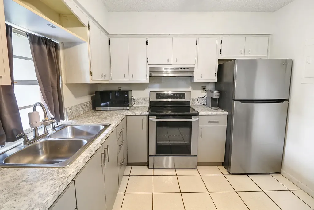 832-834 NE 22nd Drive Wilton Manors FL 33305