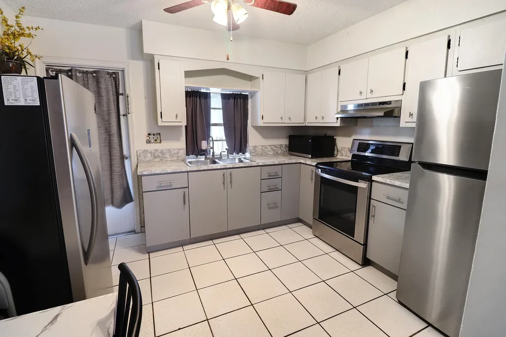 832-834 NE 22nd Drive Wilton Manors FL 33305