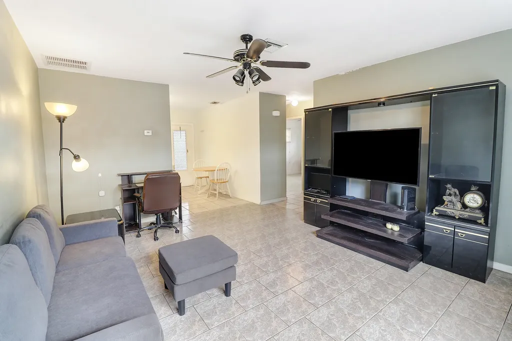 832-834 NE 22nd Drive Wilton Manors FL 33305