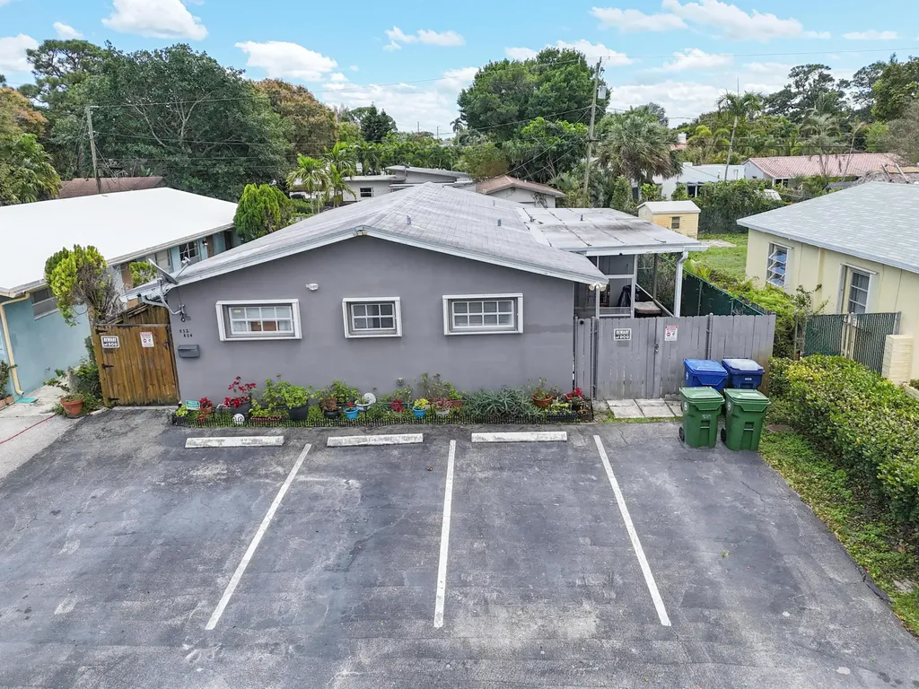 832-834 NE 22nd Drive Wilton Manors FL 33305