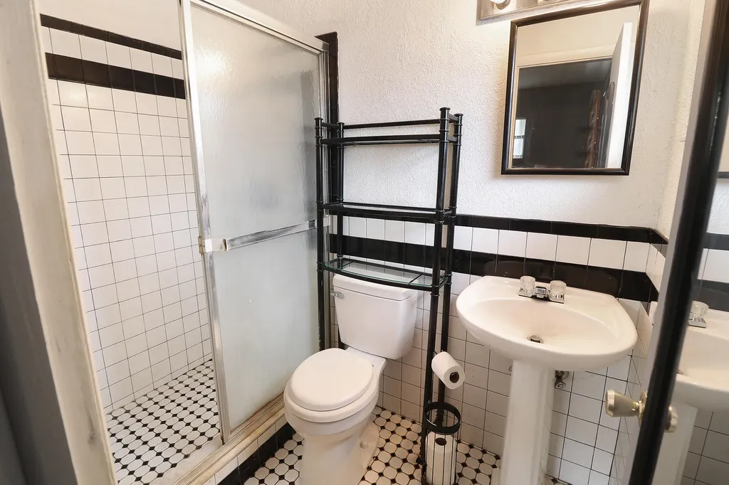 832-834 NE 22nd Drive Wilton Manors FL 33305