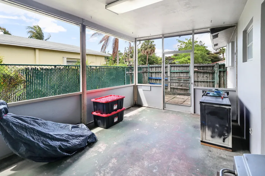 832-834 NE 22nd Drive Wilton Manors FL 33305