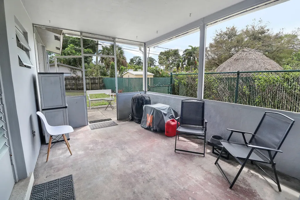 832-834 NE 22nd Drive Wilton Manors FL 33305