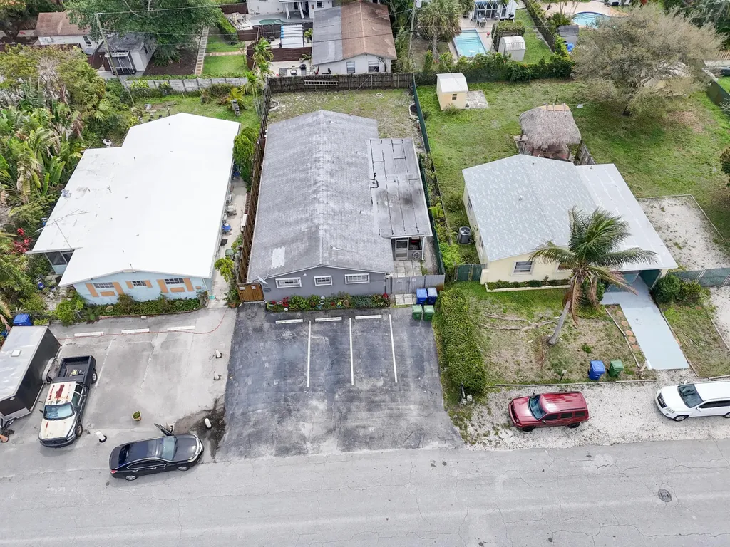 832-834 NE 22nd Drive Wilton Manors FL 33305