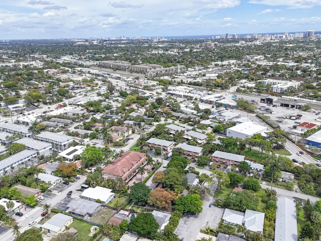 832-834 NE 22nd Drive Wilton Manors FL 33305