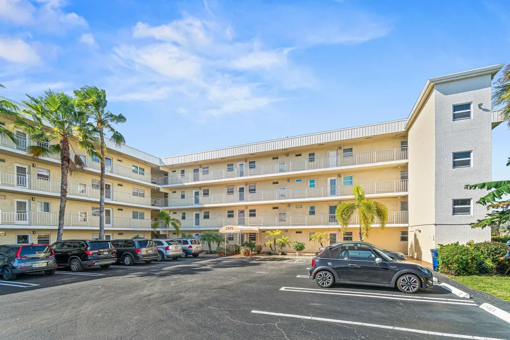2515 NE 1st Court Boynton Beach FL 33435
