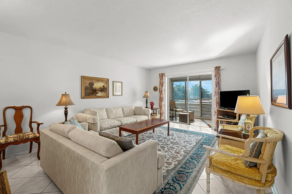 2515 NE 1st Court Boynton Beach FL 33435