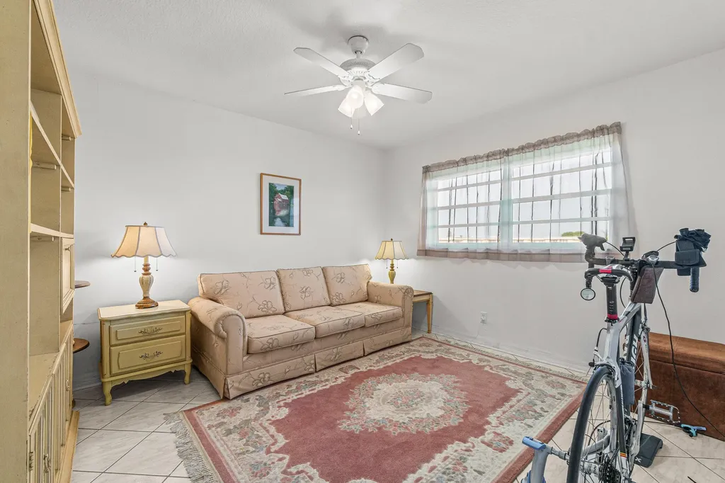 2515 NE 1st Court Boynton Beach FL 33435