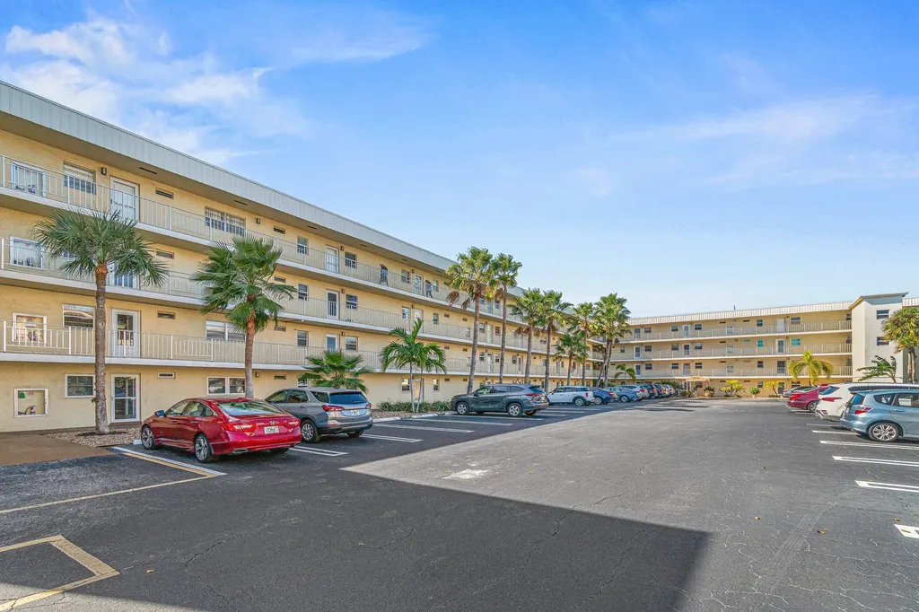 2515 NE 1st Court Boynton Beach FL 33435