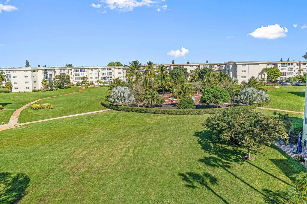 2515 NE 1st Court Boynton Beach FL 33435