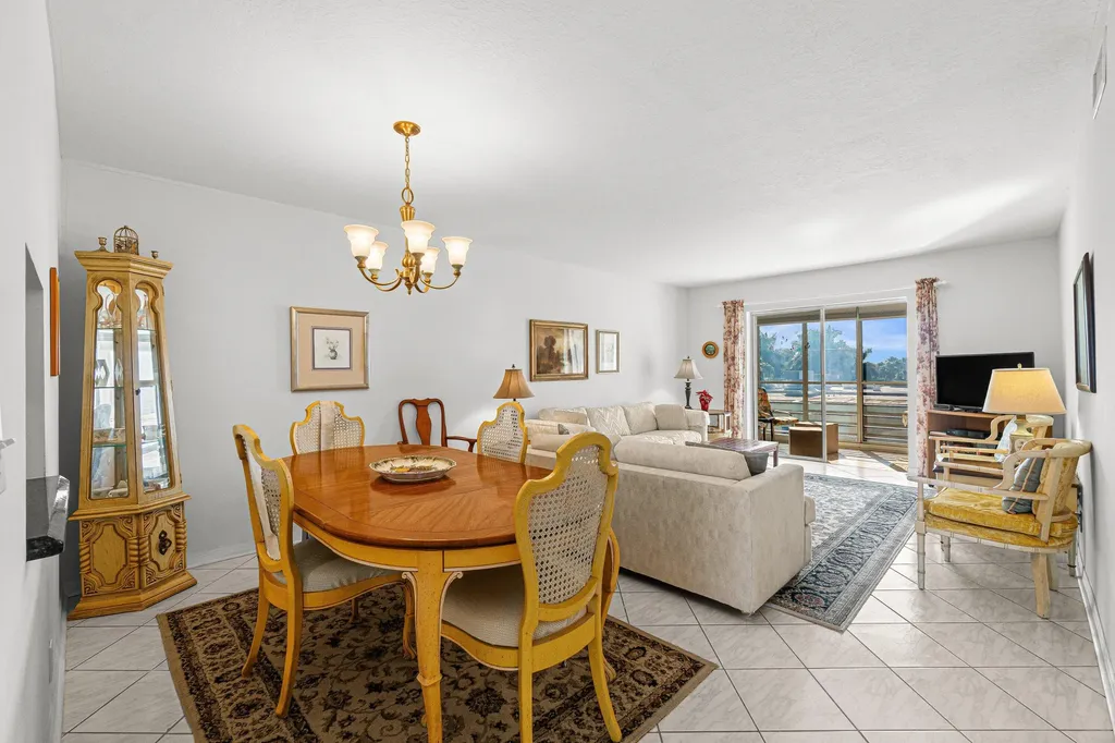 2515 NE 1st Court Boynton Beach FL 33435