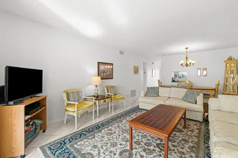 2515 NE 1st Court Boynton Beach FL 33435