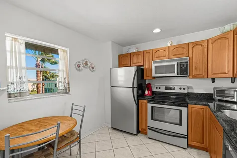 2515 NE 1st Court Boynton Beach FL 33435
