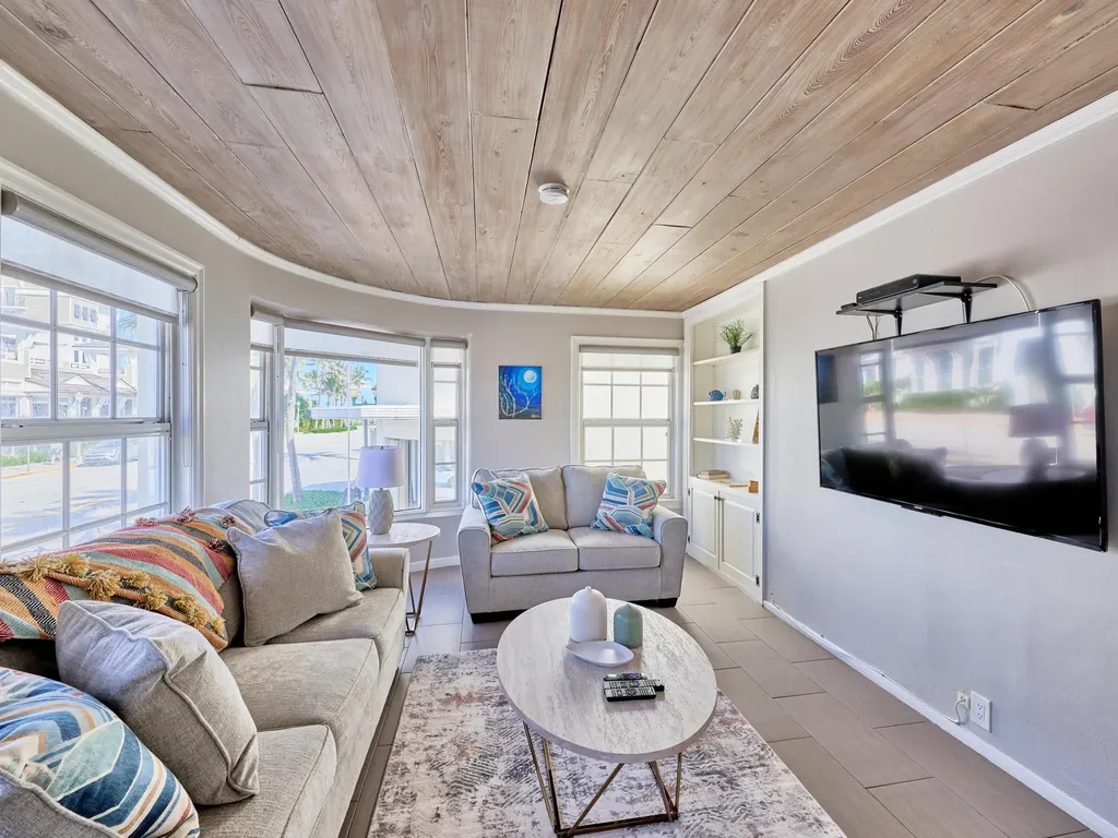 1214 E Atlantic Avenue Delray Beach FL 33483