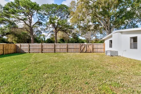 1262 14th Avenue Vero Beach FL 32960