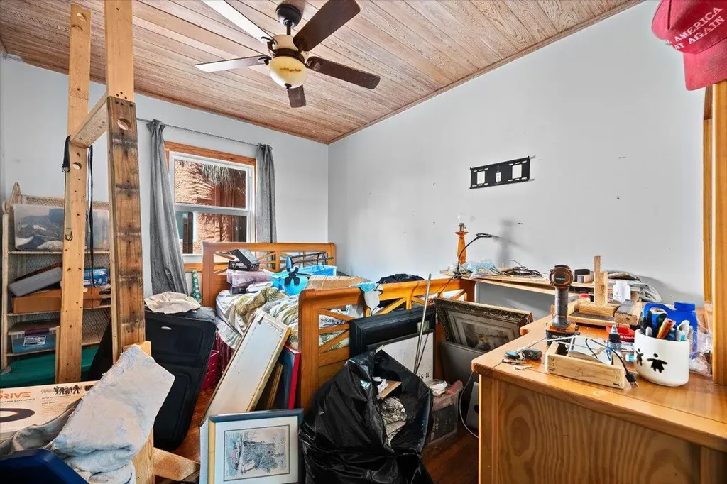 418 E Lakewood Road West Palm Beach FL 33405