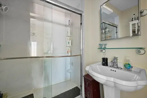 418 E Lakewood Road West Palm Beach FL 33405