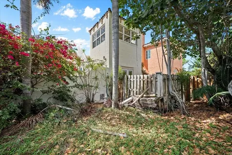 418 E Lakewood Road West Palm Beach FL 33405