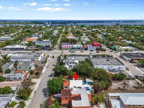 418 E Lakewood Road West Palm Beach FL 33405