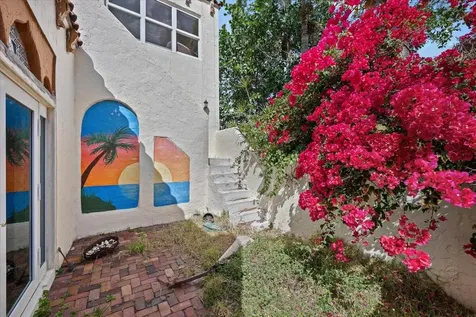 418 E Lakewood Road West Palm Beach FL 33405