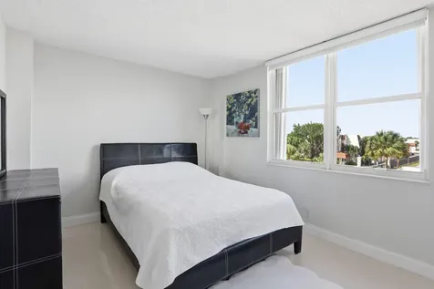 2000 S Ocean Boulevard Lauderdale By The Sea FL 33062