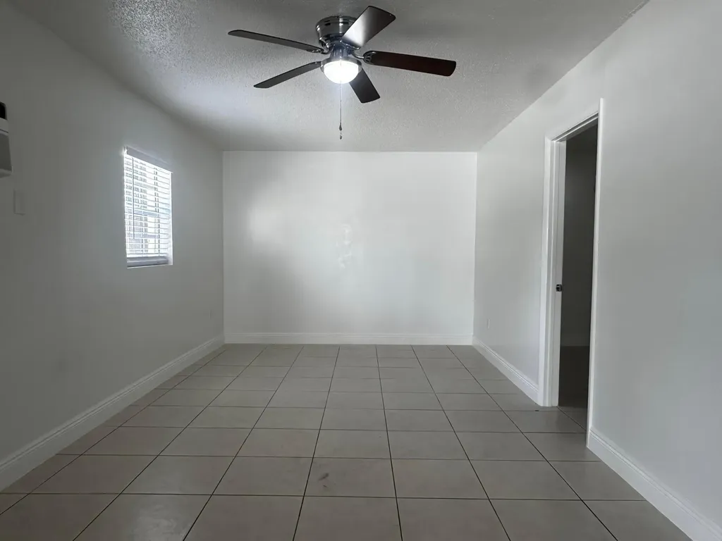 3874 N 7th Avenue Avenue N Palm Springs FL 33461