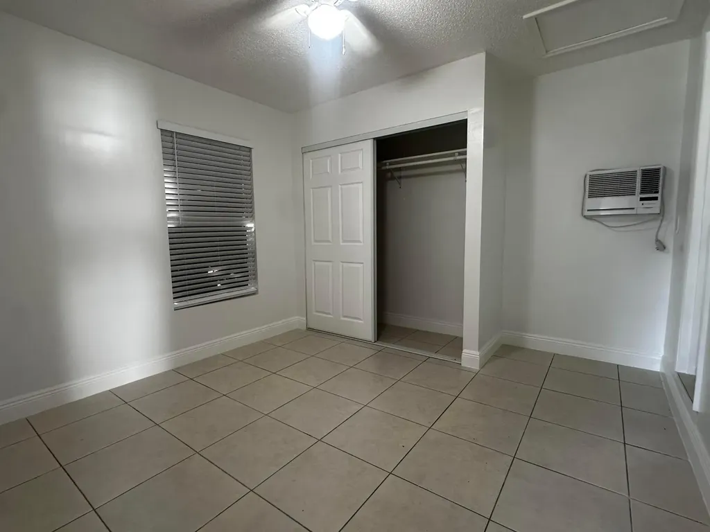 3874 N 7th Avenue Avenue N Palm Springs FL 33461