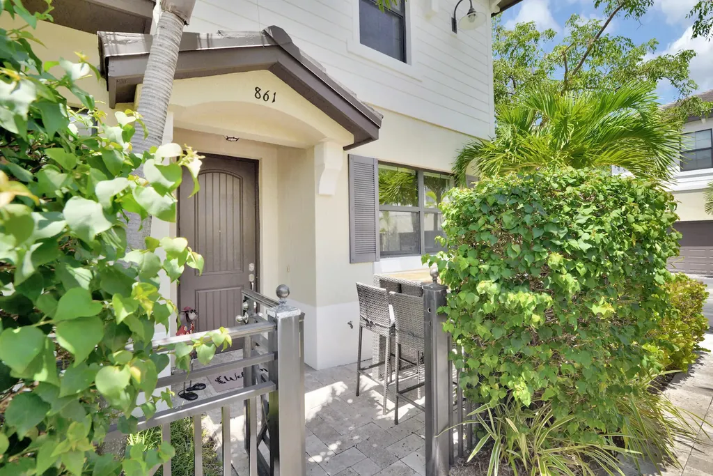 861 S Ocean Boulevard Pompano Beach FL 33062
