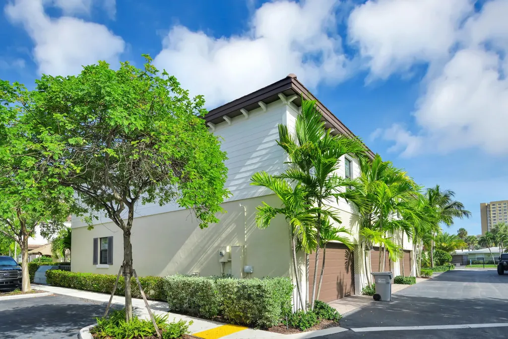 861 S Ocean Boulevard Pompano Beach FL 33062