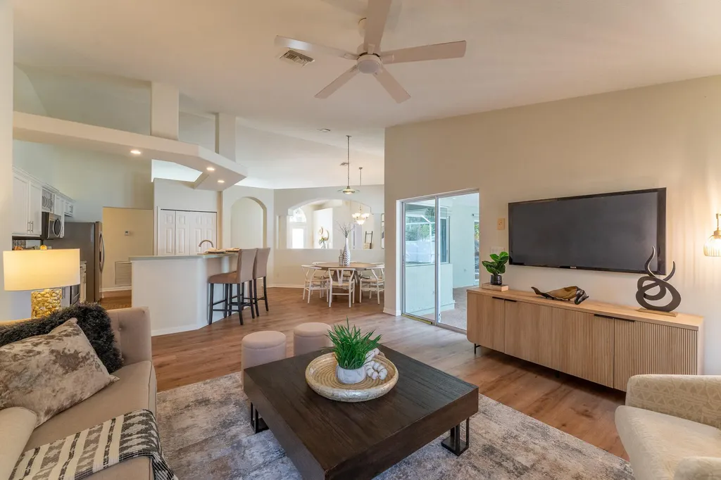 513 SE Cliff Road Port St Lucie FL 34984