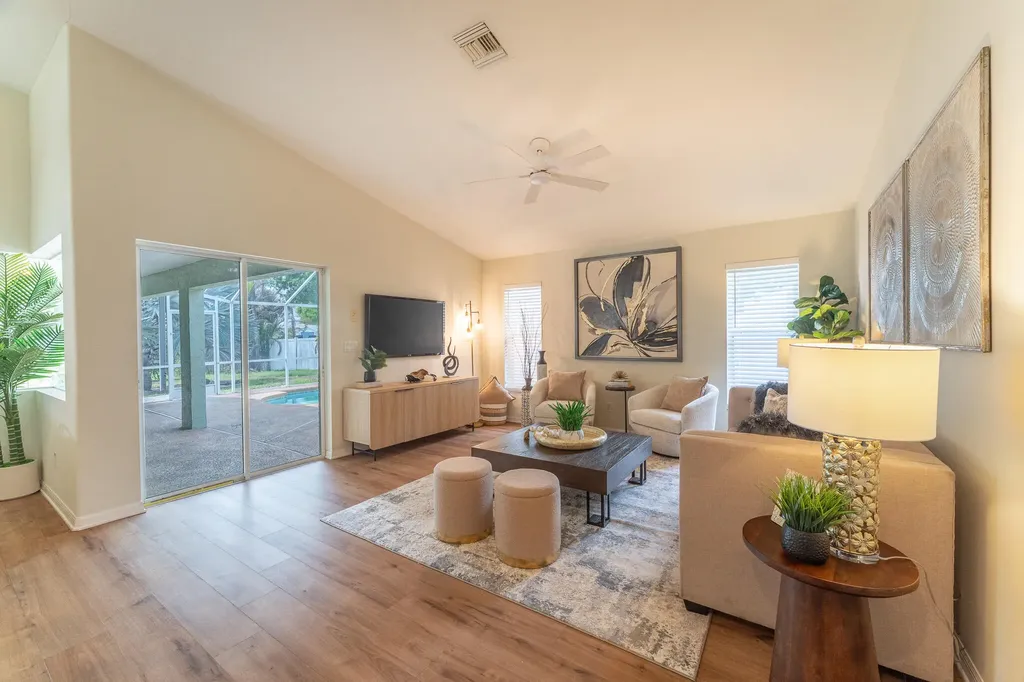 513 SE Cliff Road Port St Lucie FL 34984