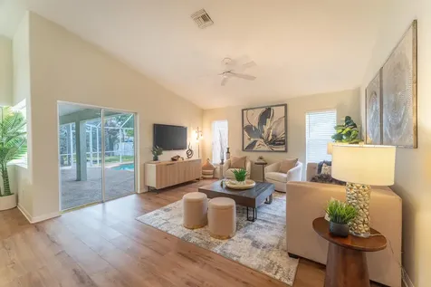 513 SE Cliff Road Port St Lucie FL 34984