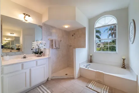 513 SE Cliff Road Port St Lucie FL 34984