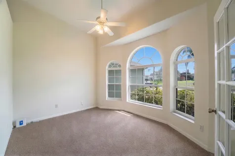 513 SE Cliff Road Port St Lucie FL 34984