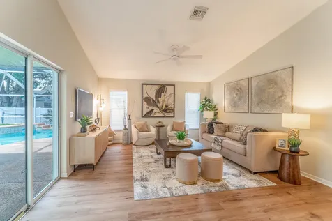 513 SE Cliff Road Port St Lucie FL 34984