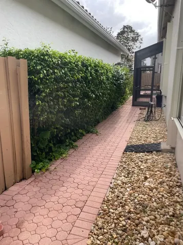 6675 NW 25th Way Boca Raton FL 33496