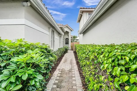 6675 NW 25th Way Boca Raton FL 33496