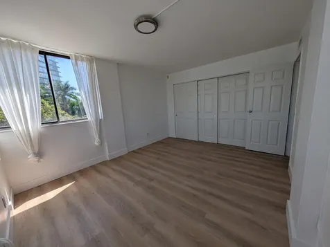 2715 Tigertail Avenue Miami FL 33133