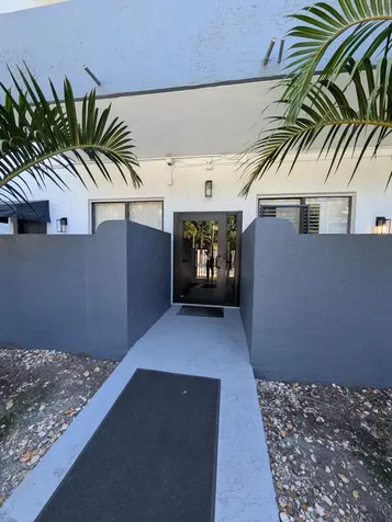 2715 Tigertail Avenue Miami FL 33133