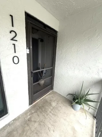 2720 S Oakland Forest Drive Oakland Park FL 33309