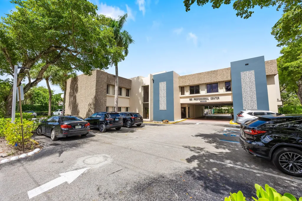 150 NW 70th Avenue Plantation FL 33317