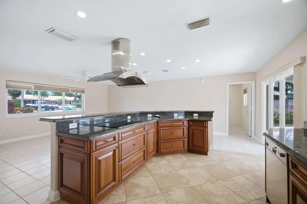 47 Fort Royal Island Fort Lauderdale FL 33308