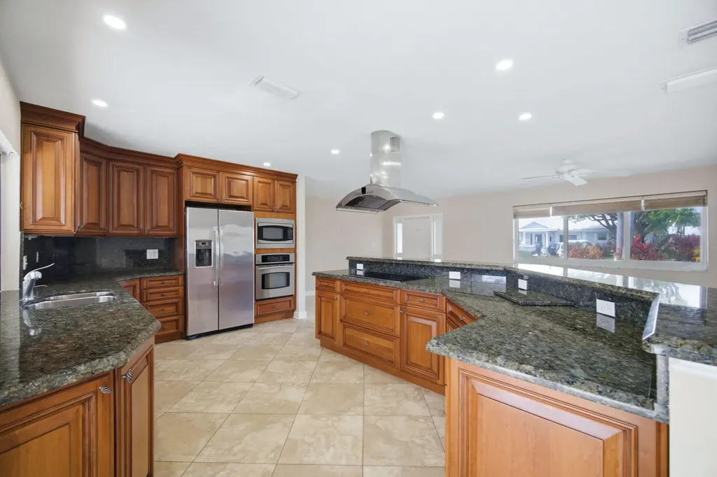 47 Fort Royal Island Fort Lauderdale FL 33308