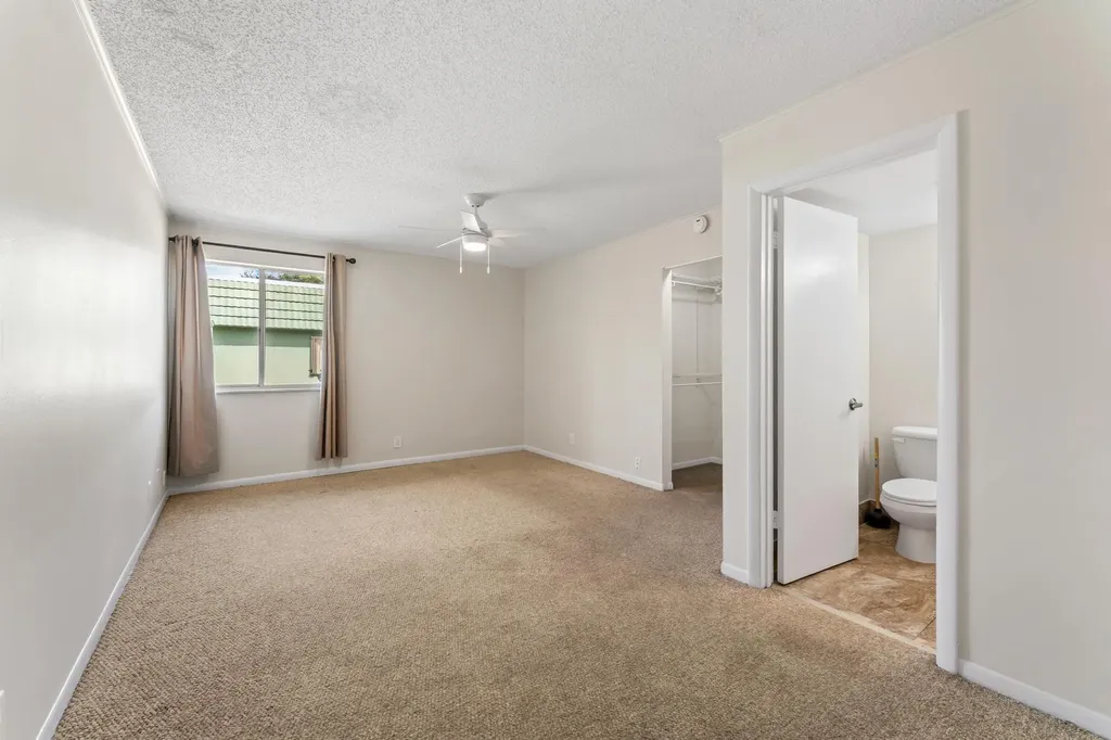 1840 Fairview Villas Drive Palm Springs FL 33406